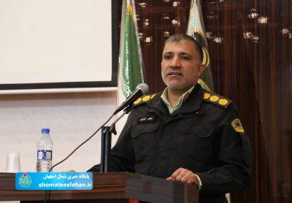 دستبند پلیس برخوار بر دستان سارقان سابقهدار احشام دستبند پلیس برخوار بر دستان سارقان سابقهدار احشام